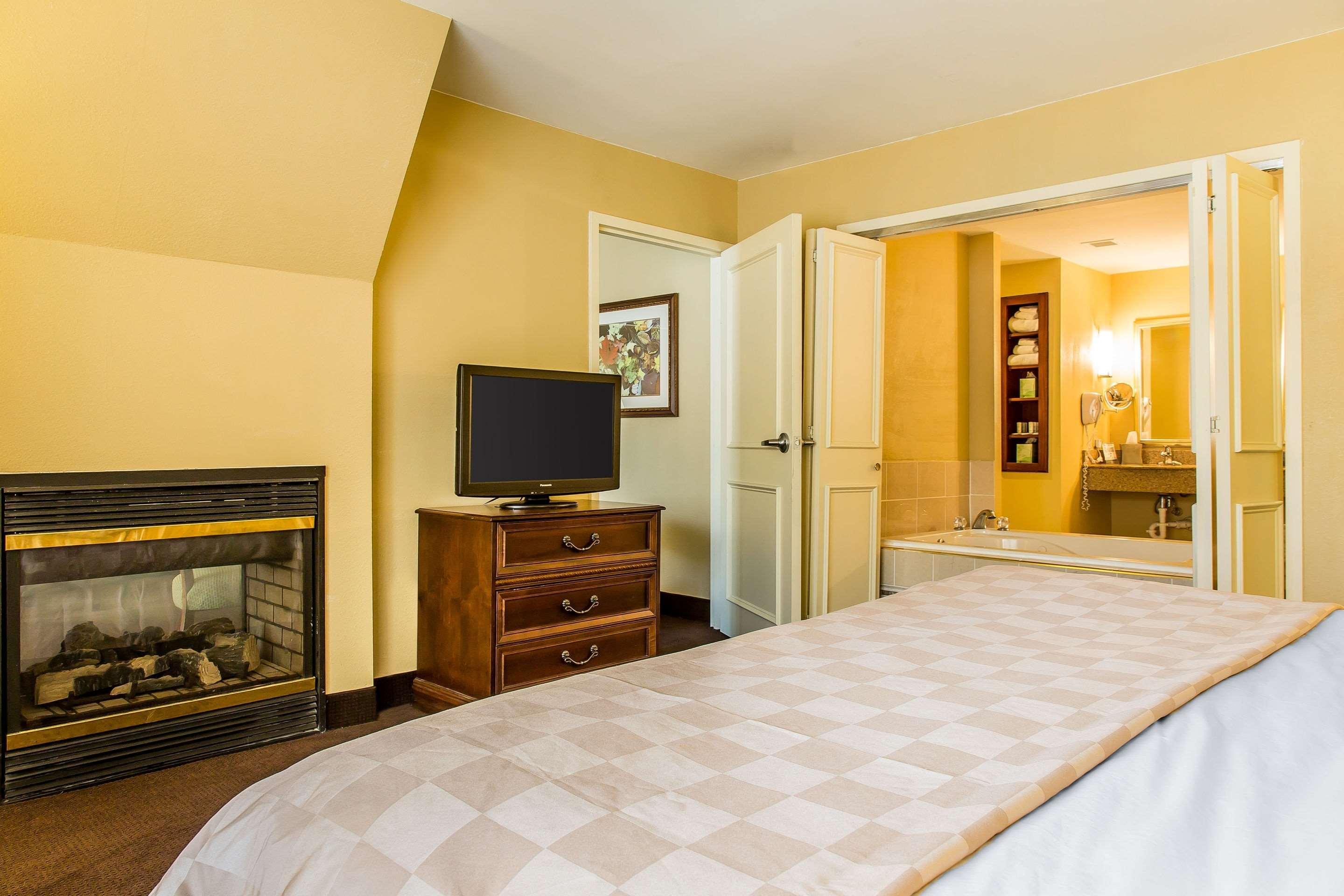 Clarion Hotel & Suites Hamden-New Haven Ngoại thất bức ảnh