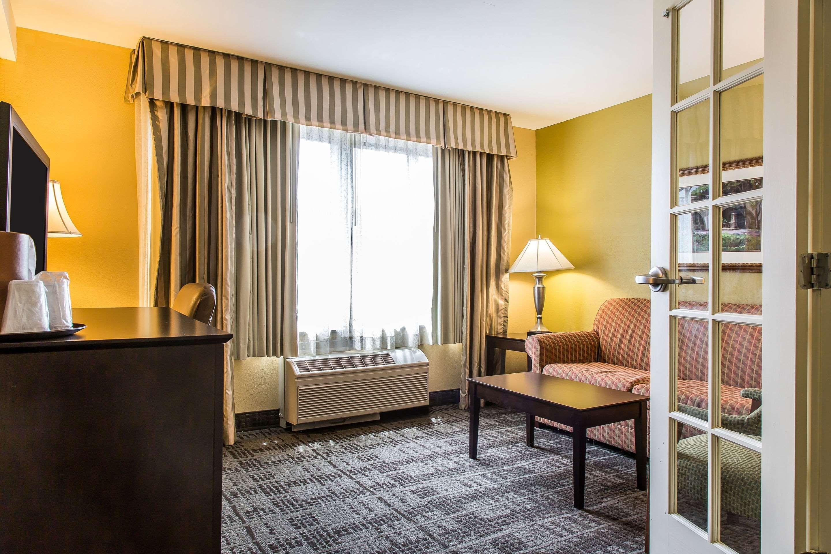Clarion Hotel & Suites Hamden-New Haven Ngoại thất bức ảnh