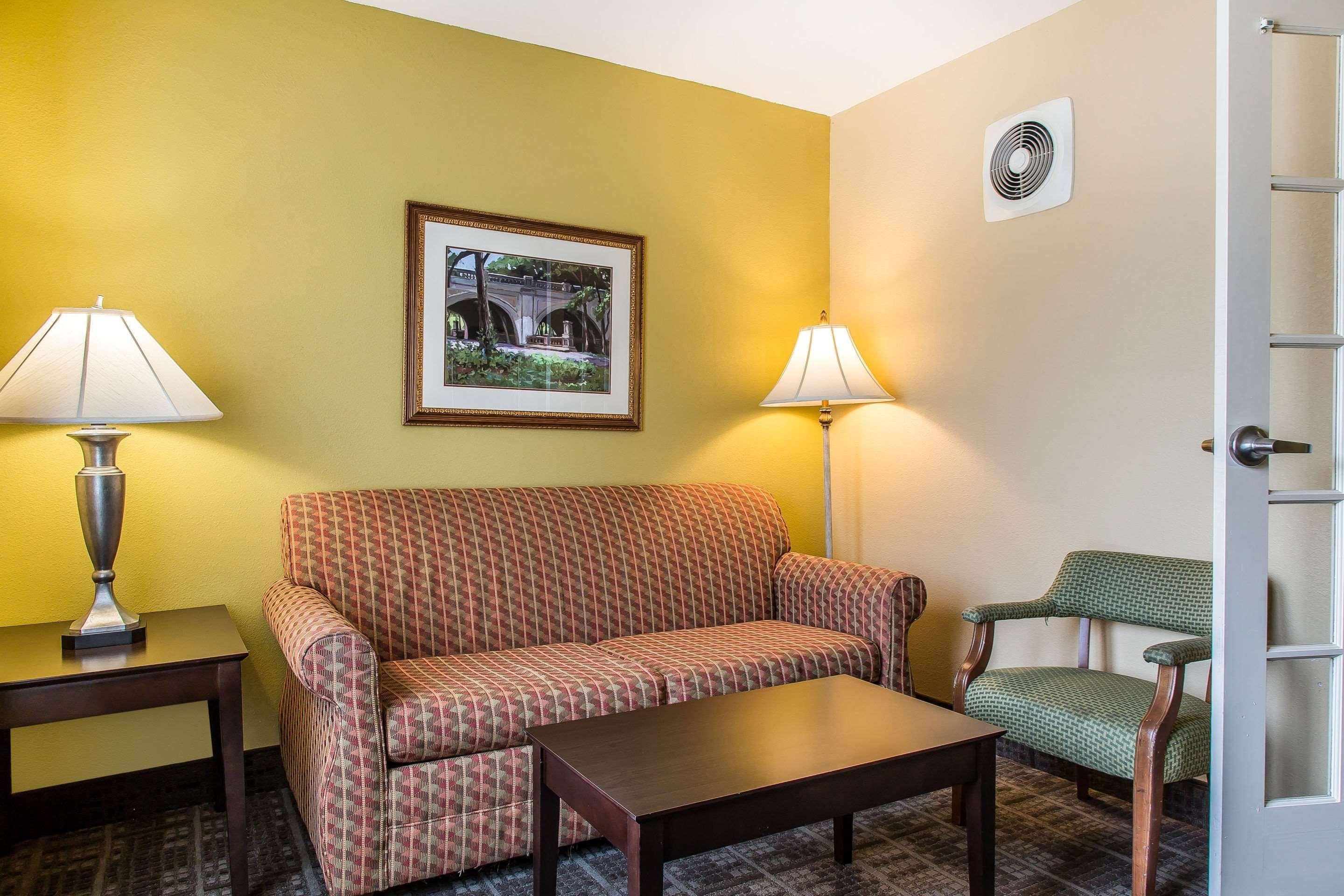 Clarion Hotel & Suites Hamden-New Haven Ngoại thất bức ảnh