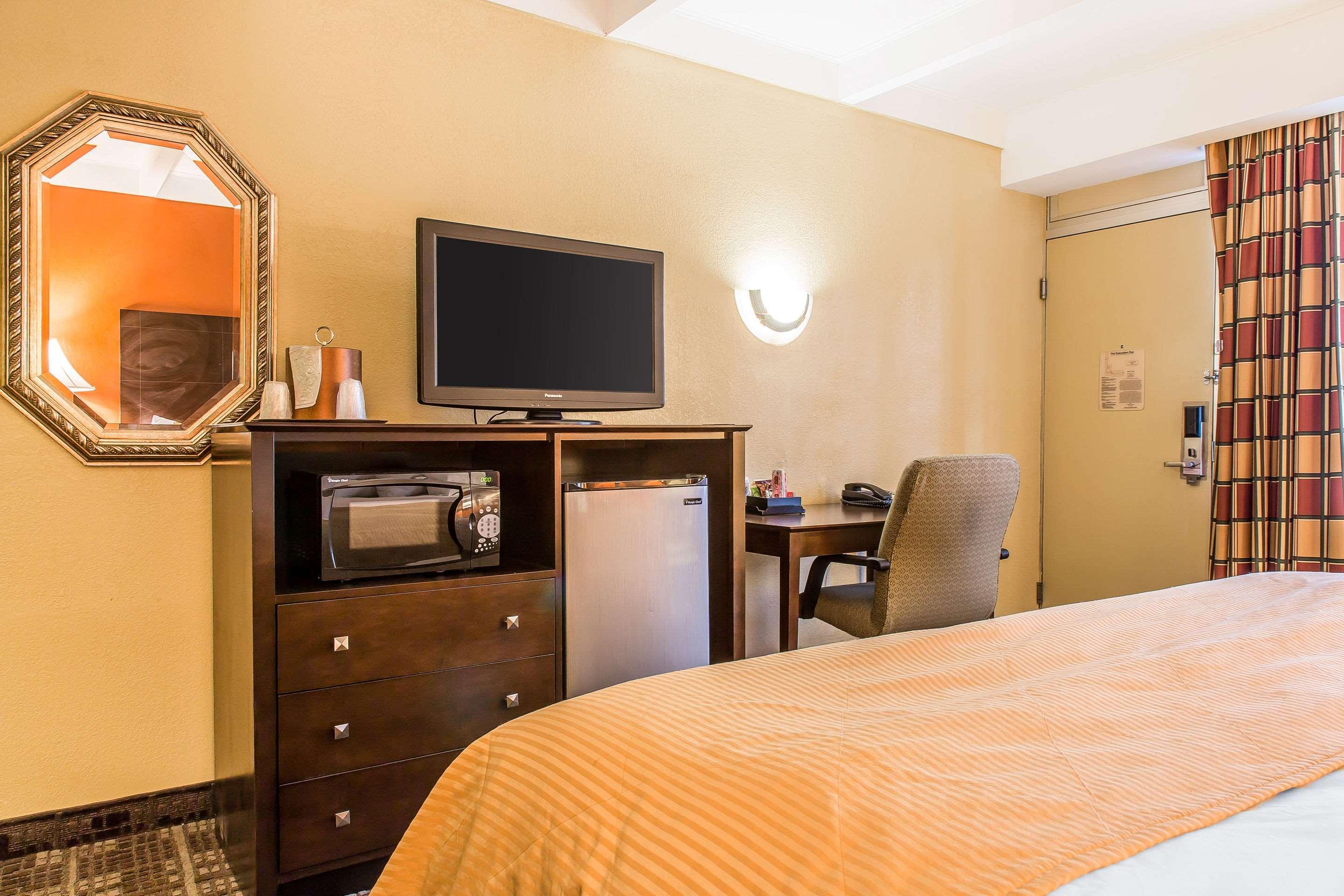 Clarion Hotel & Suites Hamden-New Haven Ngoại thất bức ảnh